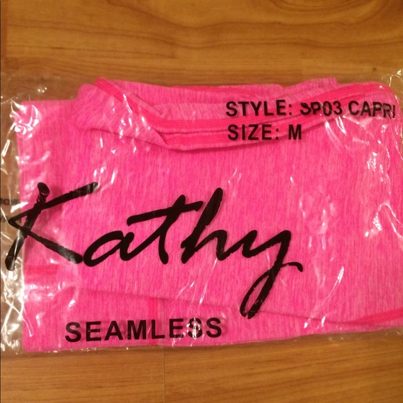 🚫BUNDLED🚫 Pink athletic leggings - Picture 2 of 3